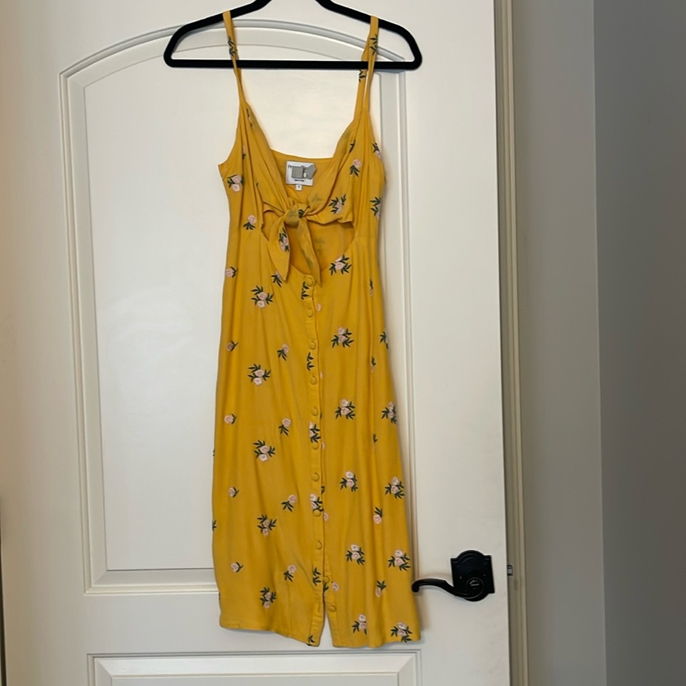 Cute floral summer dress.